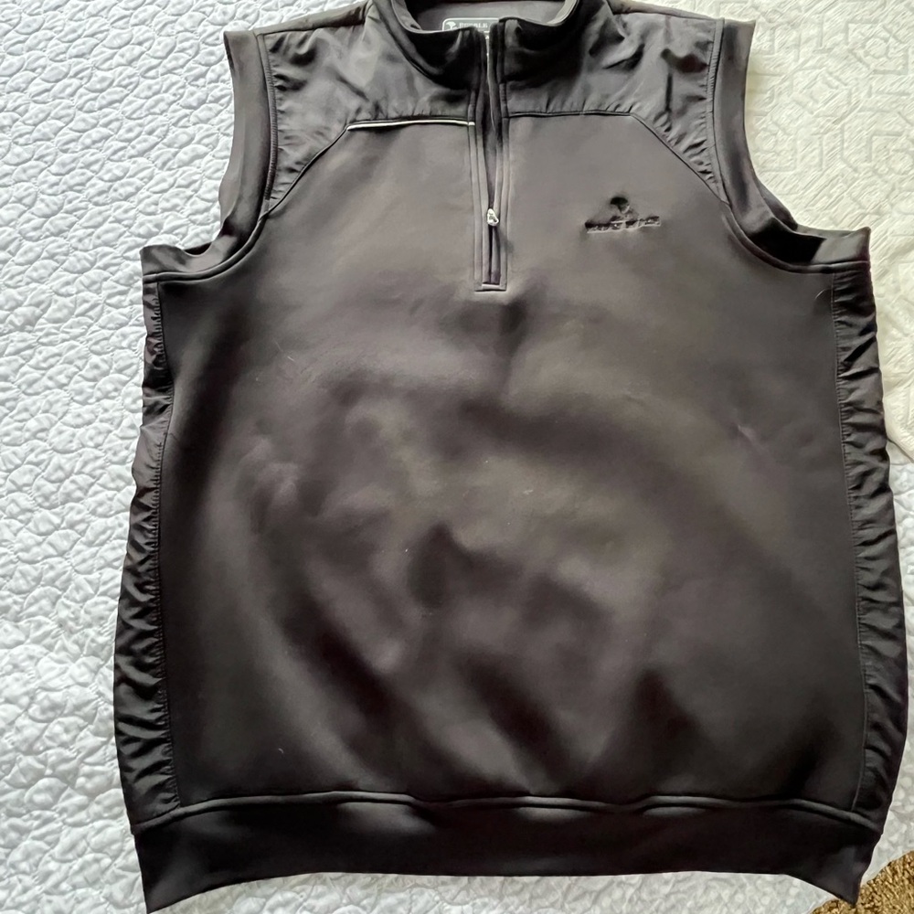 Black Sleeveless Zip-Up Vest Pebble Beach